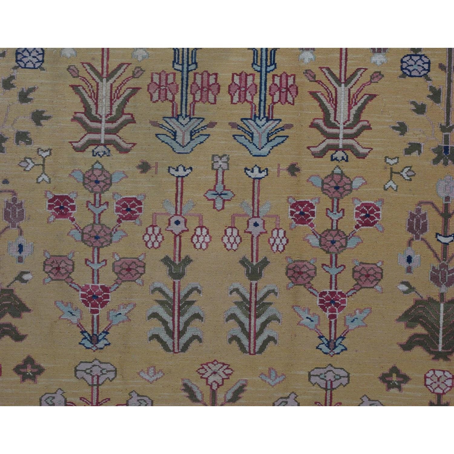 Soumak Design Hand Woven Wool Rug - 6' X 9'
