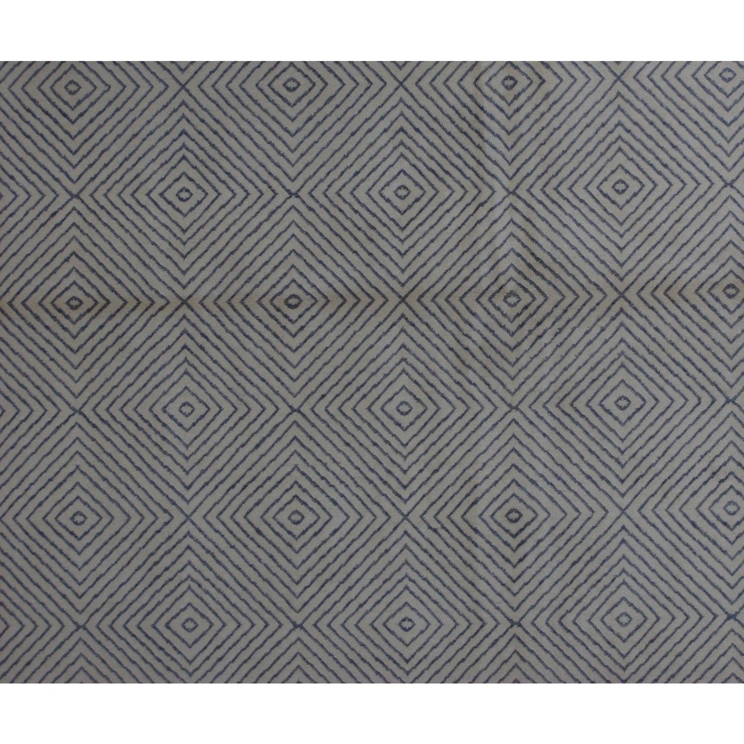 Soumak Design Hand Woven Gay Wool Rug - 6' X 9'