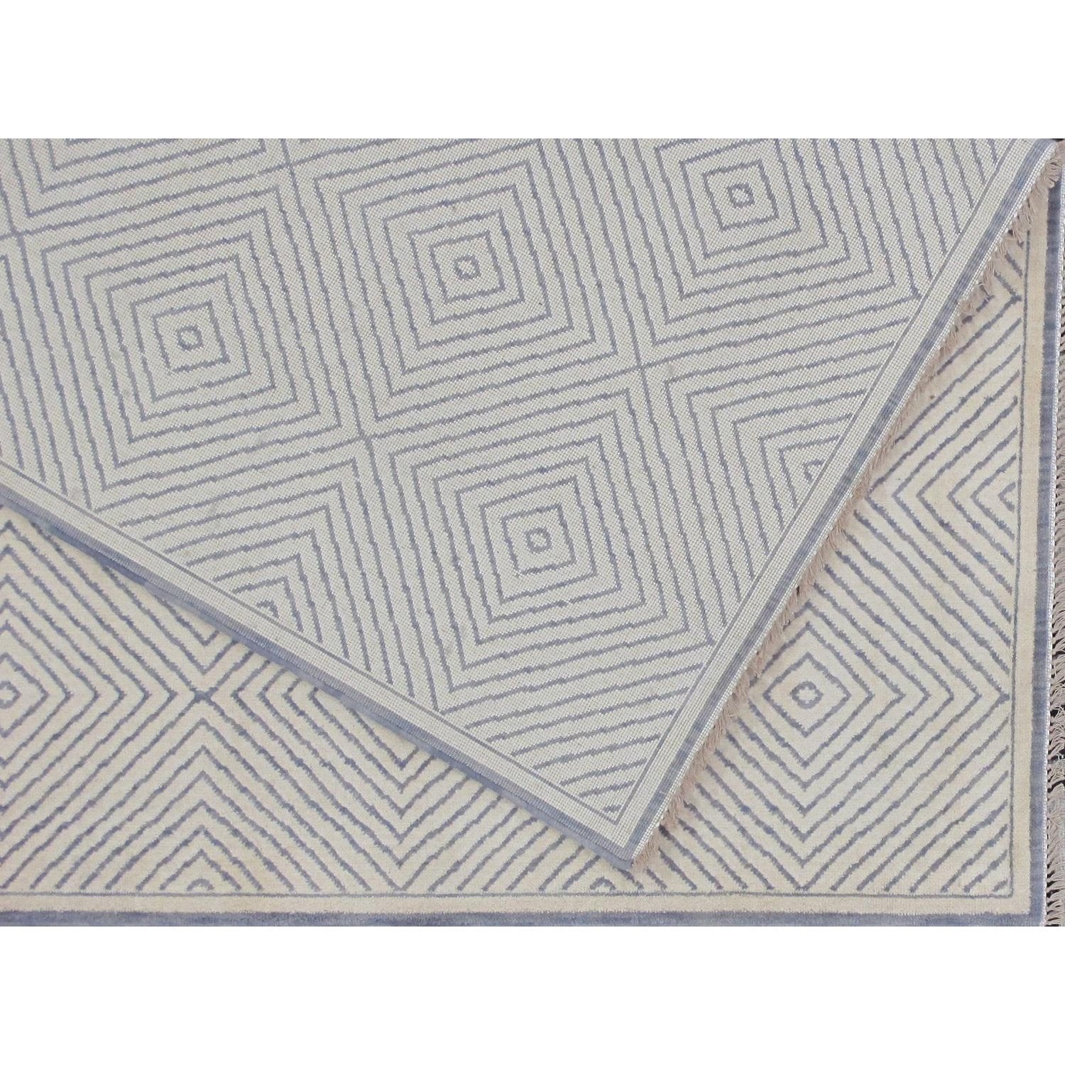 Soumak Design Hand Woven Gay Wool Rug - 6' X 9'