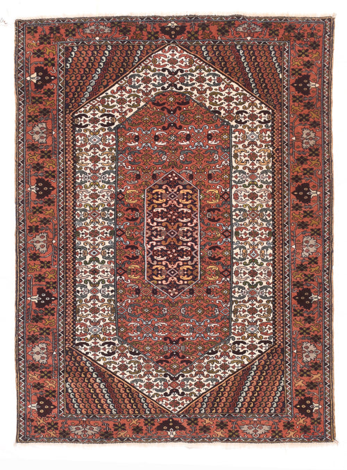 Excellent Red Ghashgaie Persian Area Rug